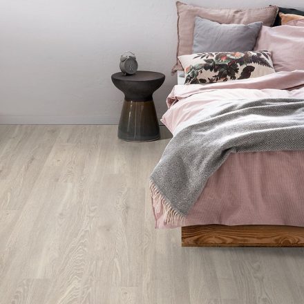 EGGER PRO MEDIUM 10/32 4V White Corton Oak Laminált padló EPL051