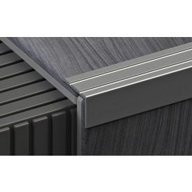   ÖNTAPADÓS LÉPCSŐÉLVÉDŐ PROFIL 900X24,5X10 MM, ELOXÁLT MATT EZÜST