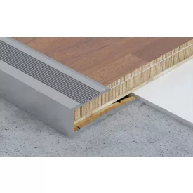 LEZÁRÓ PROFIL 900X15X8 MM, ELOXÁLT MATT EZÜST